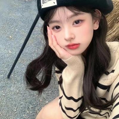 重生后,开局给校花一香蕉皮